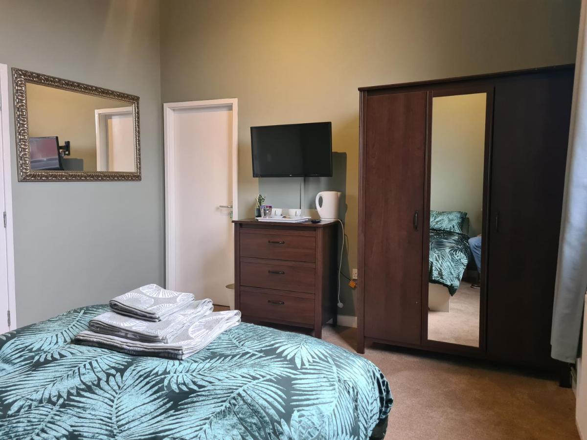 Hen House Hotell Cannock Eksteriør bilde