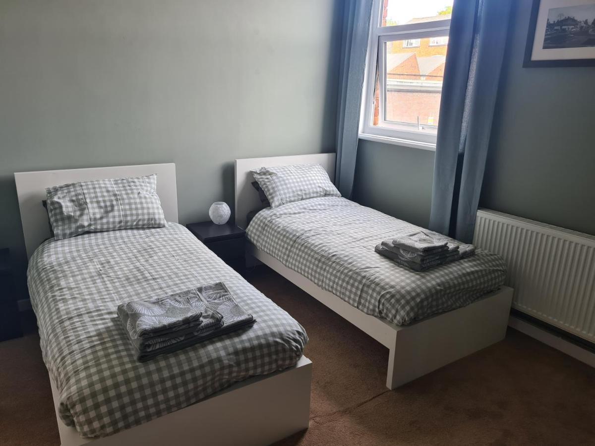 Hen House Hotell Cannock Eksteriør bilde