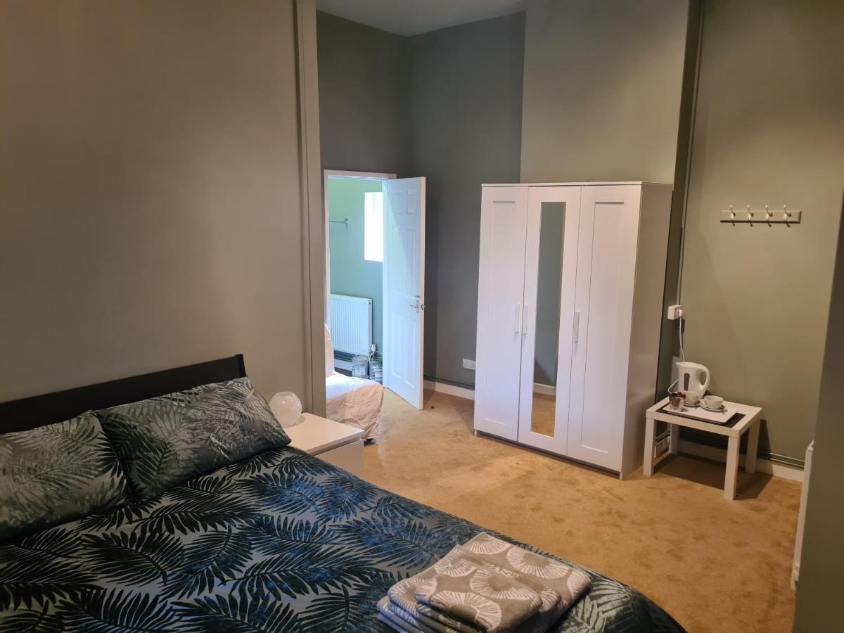 Hen House Hotell Cannock Eksteriør bilde